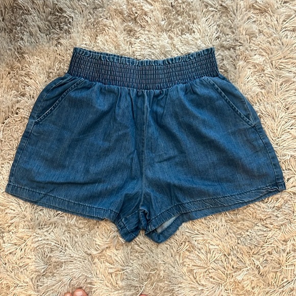 Universal Thread Chambray Shorts - Picture 3 of 6